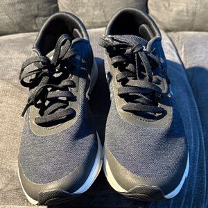 Women’s Black Athletic Shoes